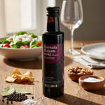 Rotwein-Balsamessig mit Rosmarin