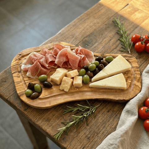 Olivenholzbrett, unregelmäßig mit Rille, 35 cm