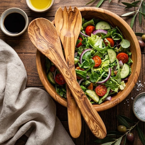 Olivenholz-Salatset im Löffelstil